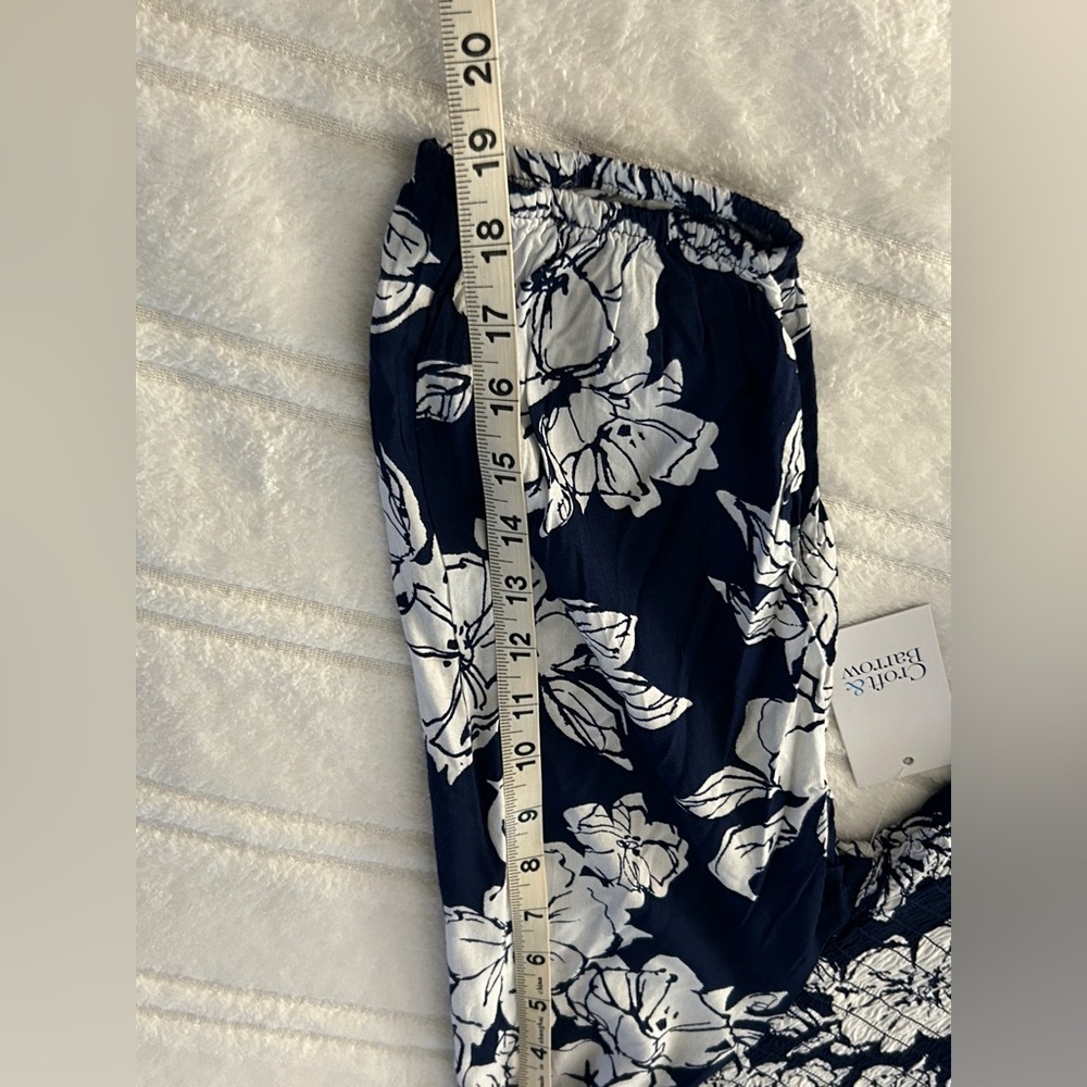 NWT Croft & Barrow Navy Blue White Floral Top SZ S​ - Picture 11 of 16